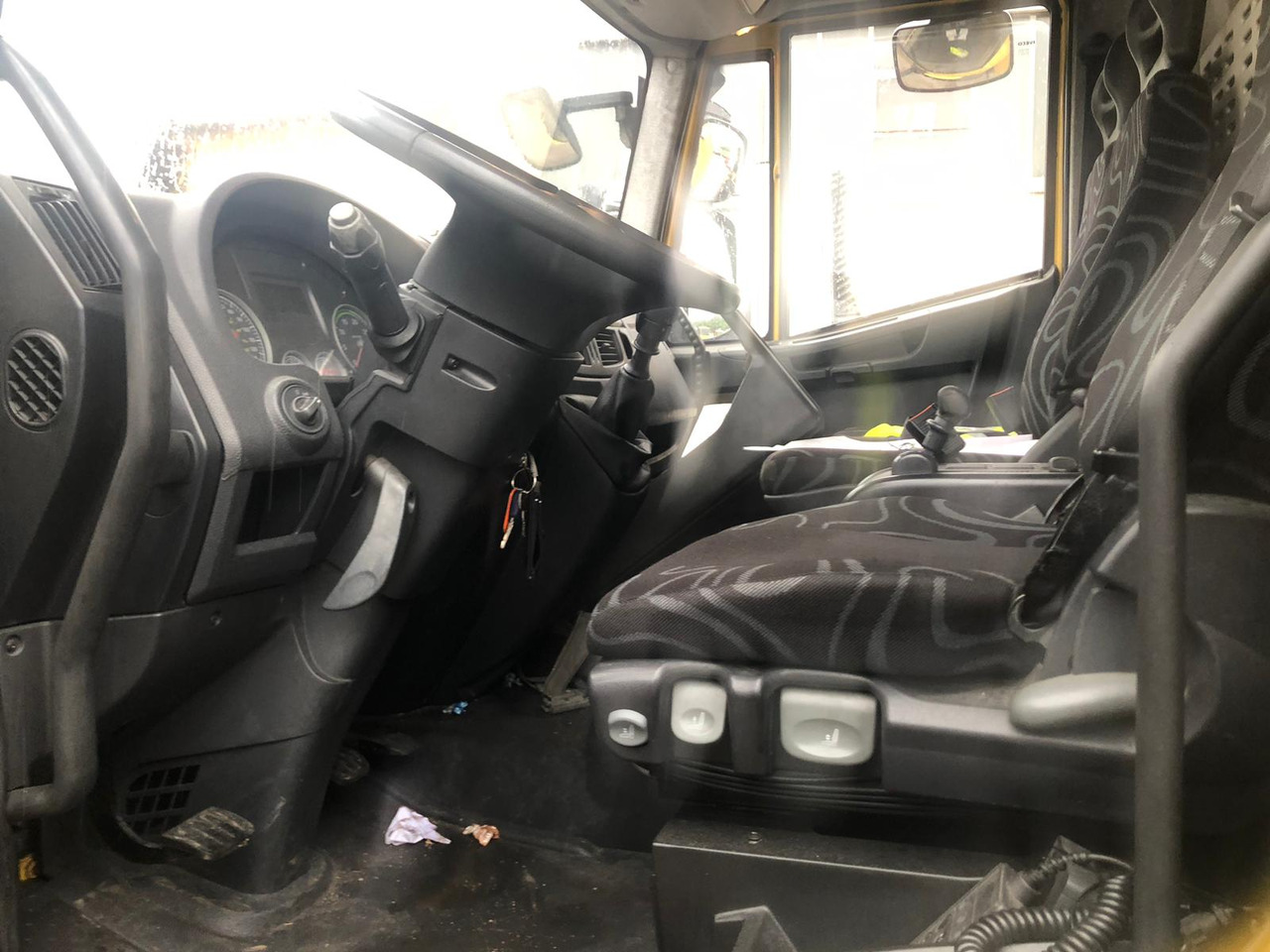 IVECO EUROCARGO 120E28P - Kamion kabinë-shasi: foto 3 IVECO EUROCARGO 120E28P - Kamion kabinë-shasi: foto 3