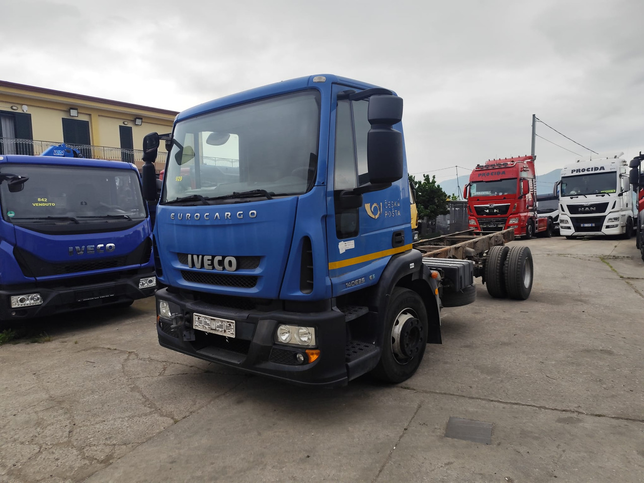 IVECO EUROCARGO 140E25 - Kamion kabinë-shasi: foto 1 IVECO EUROCARGO 140E25 - Kamion kabinë-shasi: foto 1