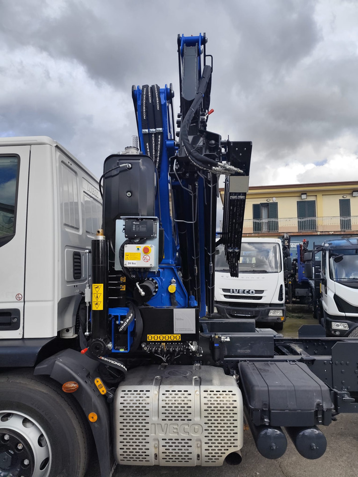 IVECO EUROCARGO 180-320 - Kamion vetëshkarkues, Kamion me vinç: foto 5 IVECO EUROCARGO 180-320 - Kamion vetëshkarkues, Kamion me vinç: foto 5