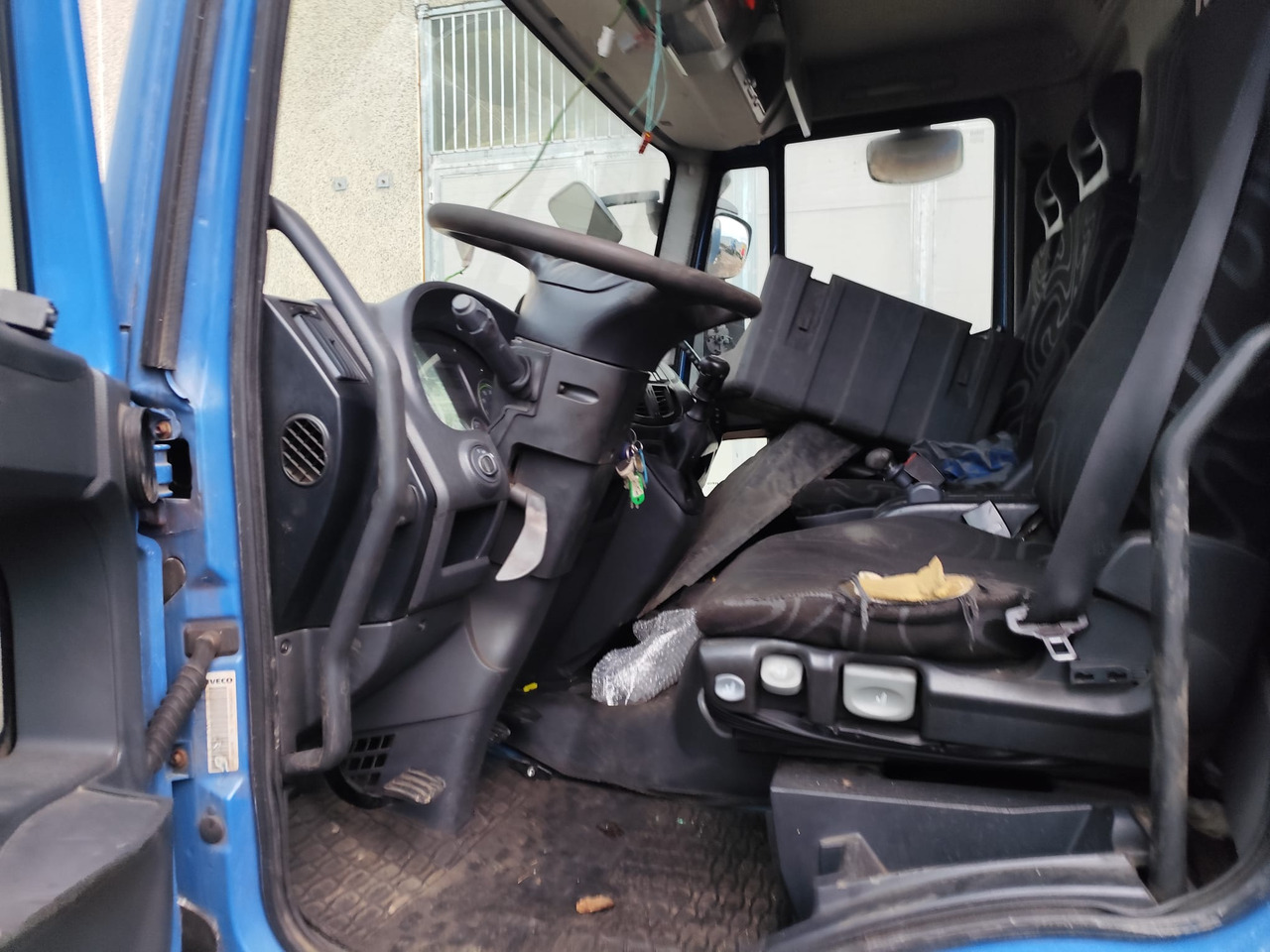 IVECO EUROCARGO 190EL28 - Kamion kabinë-shasi: foto 4 IVECO EUROCARGO 190EL28 - Kamion kabinë-shasi: foto 4