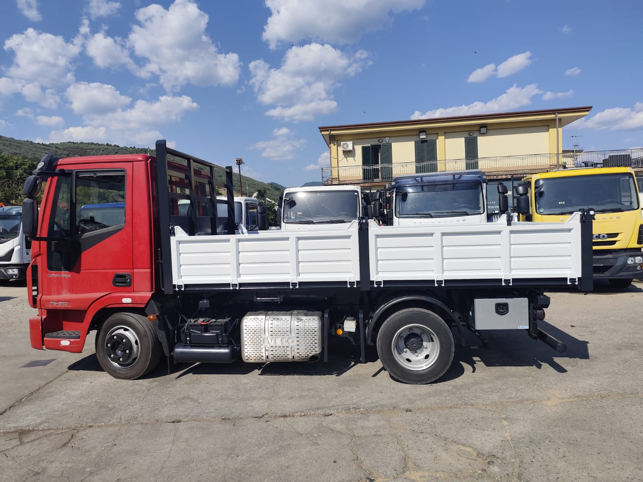 IVECO EUROCARGO 80-190 - Kamion kabinë-shasi: foto 3 IVECO EUROCARGO 80-190 - Kamion kabinë-shasi: foto 3