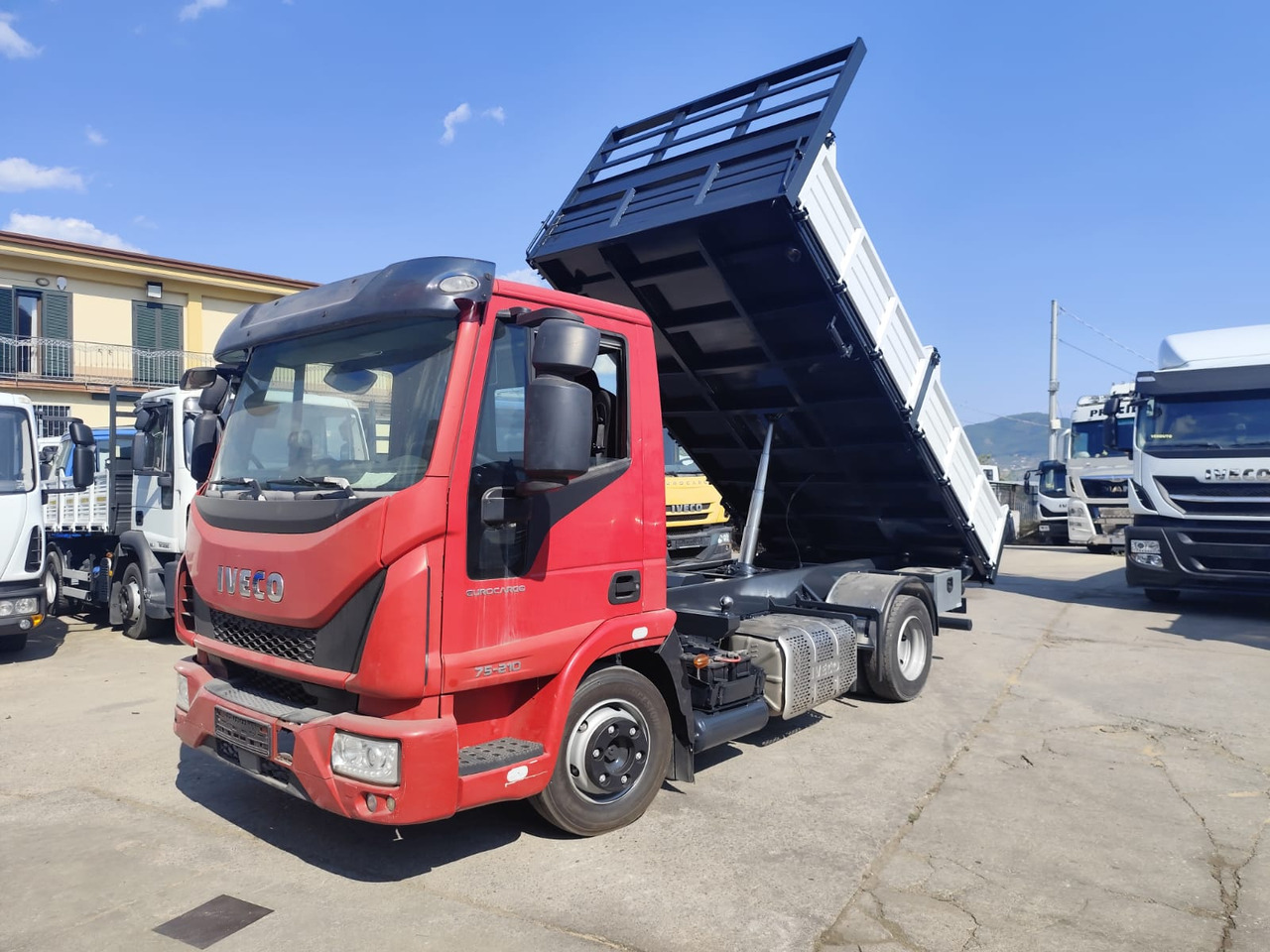 IVECO EUROCARGO 80-190 - Kamion kabinë-shasi: foto 1 IVECO EUROCARGO 80-190 - Kamion kabinë-shasi: foto 1