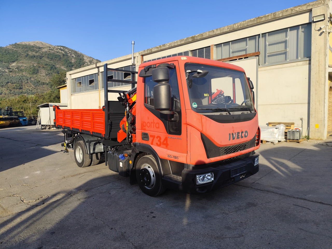 IVECO EUROCARGO 80-190 - Kamion me vinç: foto 1 IVECO EUROCARGO 80-190 - Kamion me vinç: foto 1