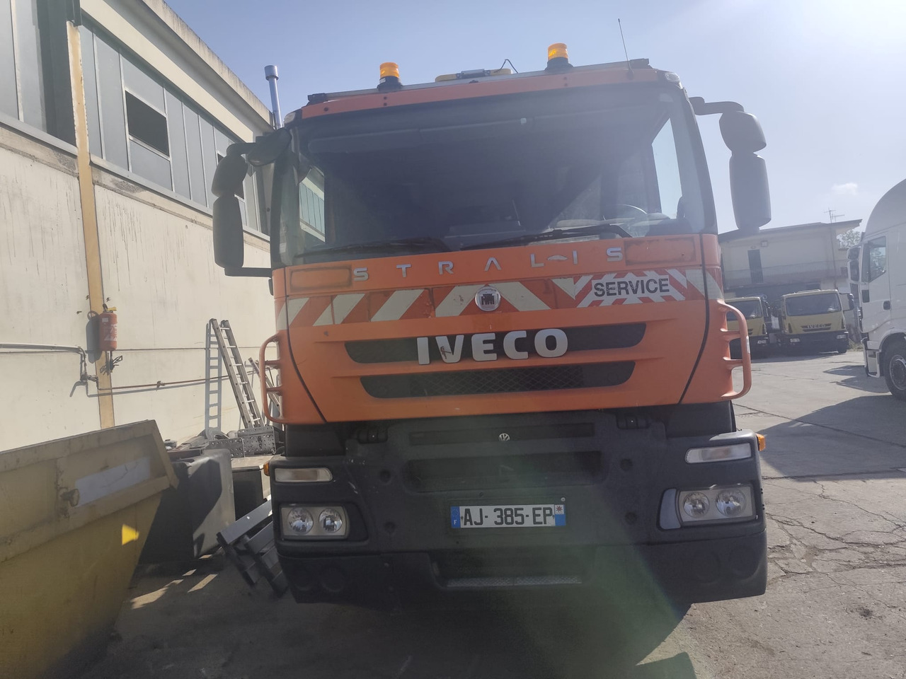 IVECO STRALIS 190S31 - Kamion me vinç: foto 2 IVECO STRALIS 190S31 - Kamion me vinç: foto 2