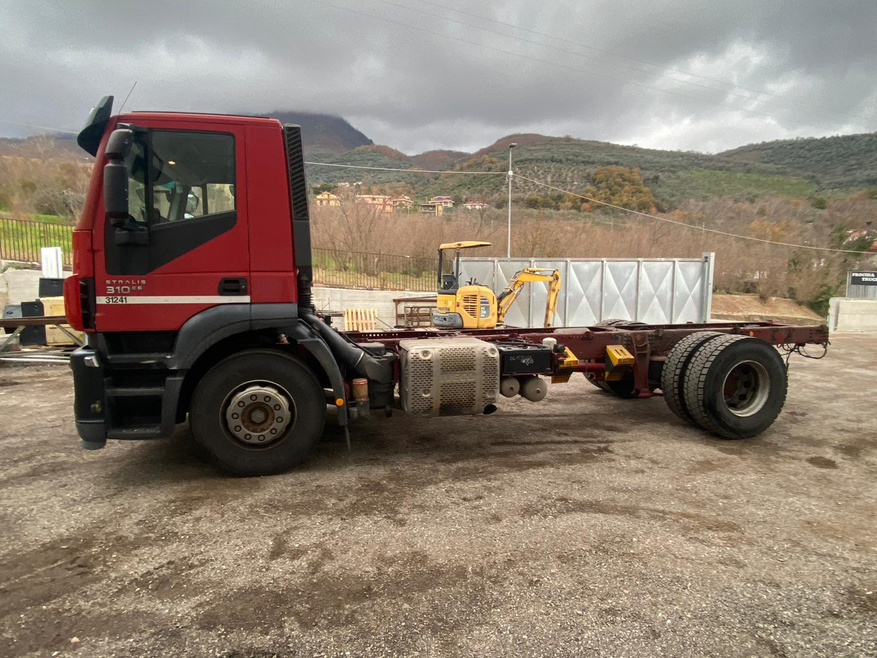 IVECO STRALIS 190S31 - Kamion kabinë-shasi: foto 2 IVECO STRALIS 190S31 - Kamion kabinë-shasi: foto 2