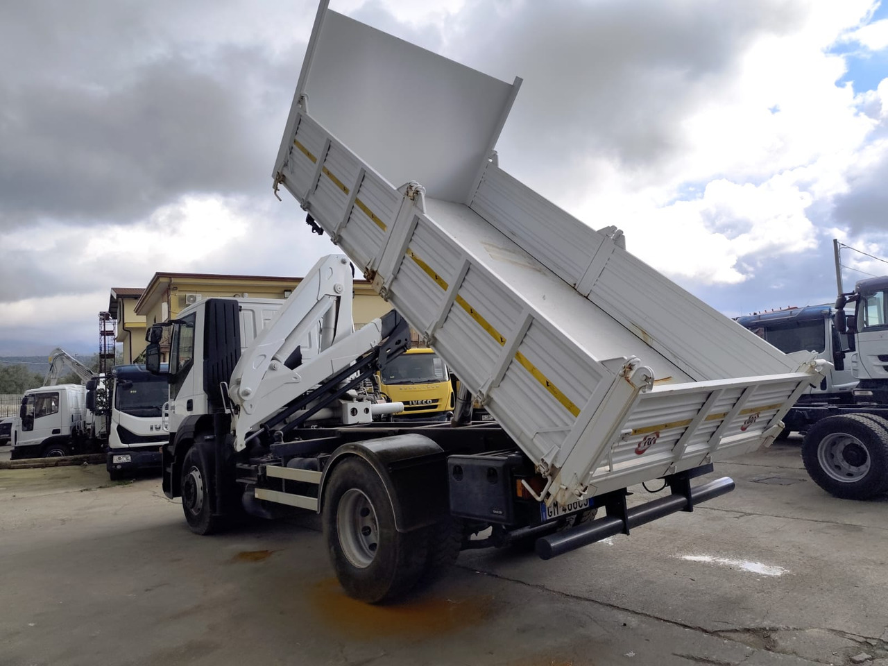 IVECO STRALIS AD 190S31P - Kamion me vinç, Kamion vetëshkarkues: foto 5 IVECO STRALIS AD 190S31P - Kamion me vinç, Kamion vetëshkarkues: foto 5