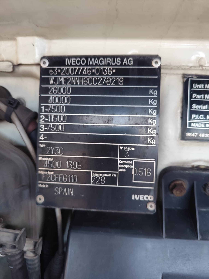 IVECO STRALIS AD 260S31 - Kamion kabinë-shasi: foto 2 IVECO STRALIS AD 260S31 - Kamion kabinë-shasi: foto 2