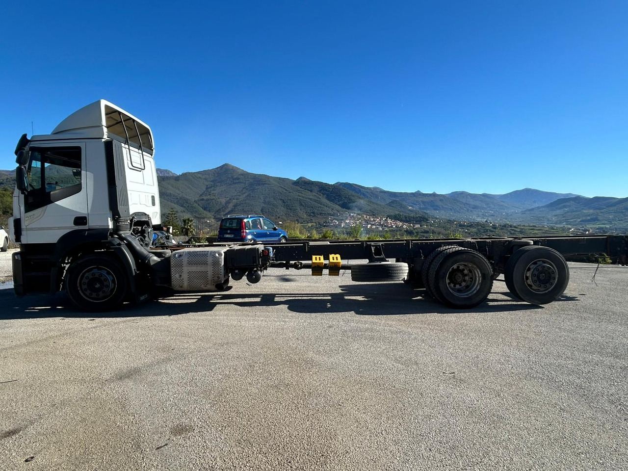 IVECO STRALIS AD 260S31 XP - Kamion kabinë-shasi: foto 2 IVECO STRALIS AD 260S31 XP - Kamion kabinë-shasi: foto 2
