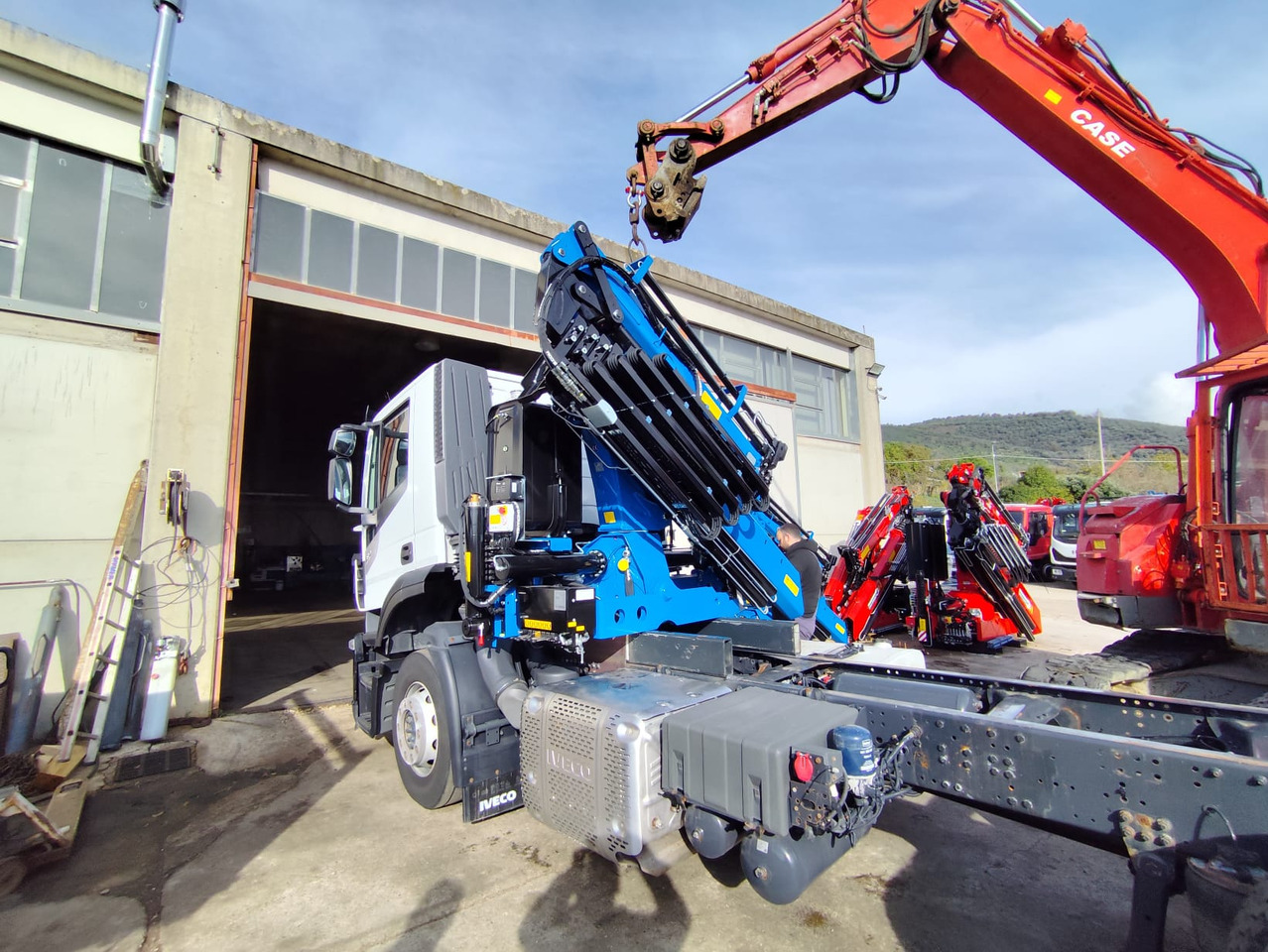 IVECO STRALIS AD 260S31 Y/P - Kamion vetëshkarkues, Kamion me vinç: foto 3 IVECO STRALIS AD 260S31 Y/P - Kamion vetëshkarkues, Kamion me vinç: foto 3