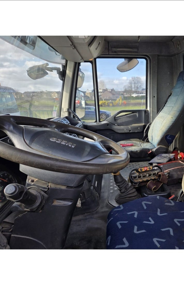 IVECO TRAKKER 260T36 - Kamion me vinç: foto 2 IVECO TRAKKER 260T36 - Kamion me vinç: foto 2