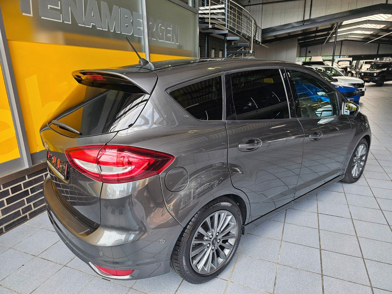 Ford C-MAX 1.5 Sport Automatik Bi-Xenon Navi Standhzg - Furgon pasagjerësh: foto 3 Ford C-MAX 1.5 Sport Automatik Bi-Xenon Navi Standhzg - Furgon pasagjerësh: foto 3