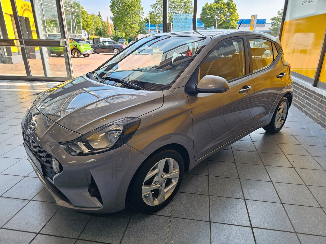 Hyundai i10 Trend AUTOMATIK SHZ PDC LenkrHzg DAB Spurhal - Veturë: foto 4 Hyundai i10 Trend AUTOMATIK SHZ PDC LenkrHzg DAB Spurhal - Veturë: foto 4