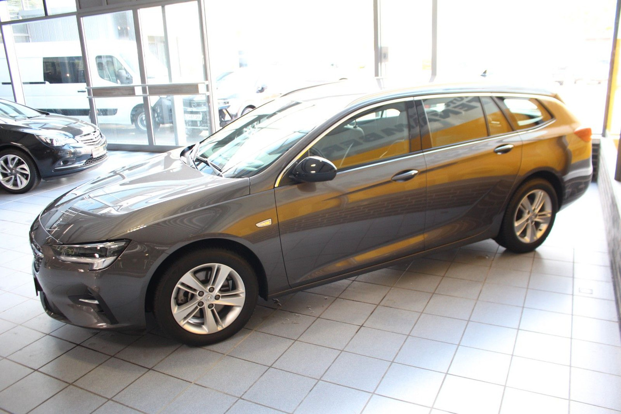 Opel Insignia B Sports Tourer Elegance Massage AHK AC - Makinë me portobagazh: foto 4 Opel Insignia B Sports Tourer Elegance Massage AHK AC - Makinë me portobagazh: foto 4