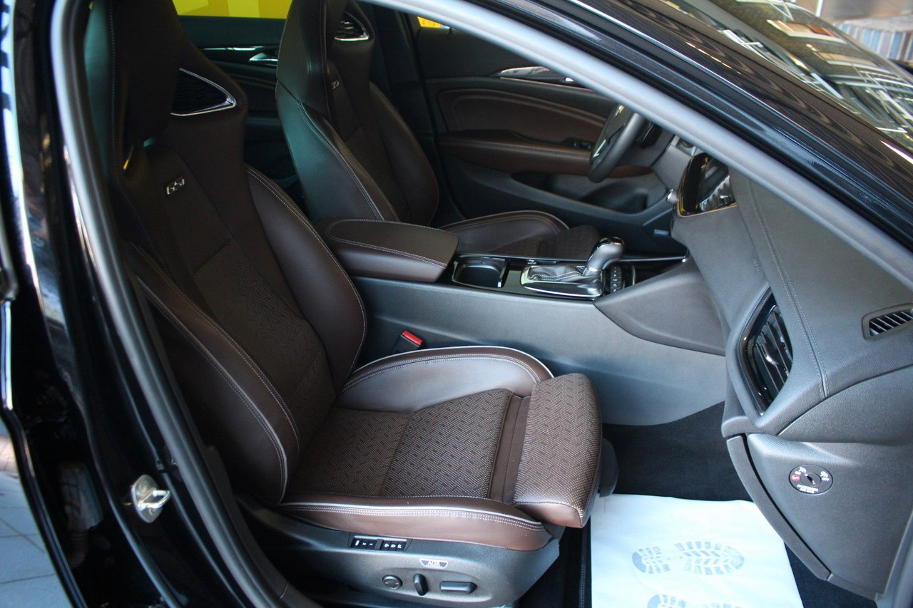 Opel Insignia B Sports Tourer GSi 4x4 Massage Bose - Makinë me portobagazh: foto 5 Opel Insignia B Sports Tourer GSi 4x4 Massage Bose - Makinë me portobagazh: foto 5