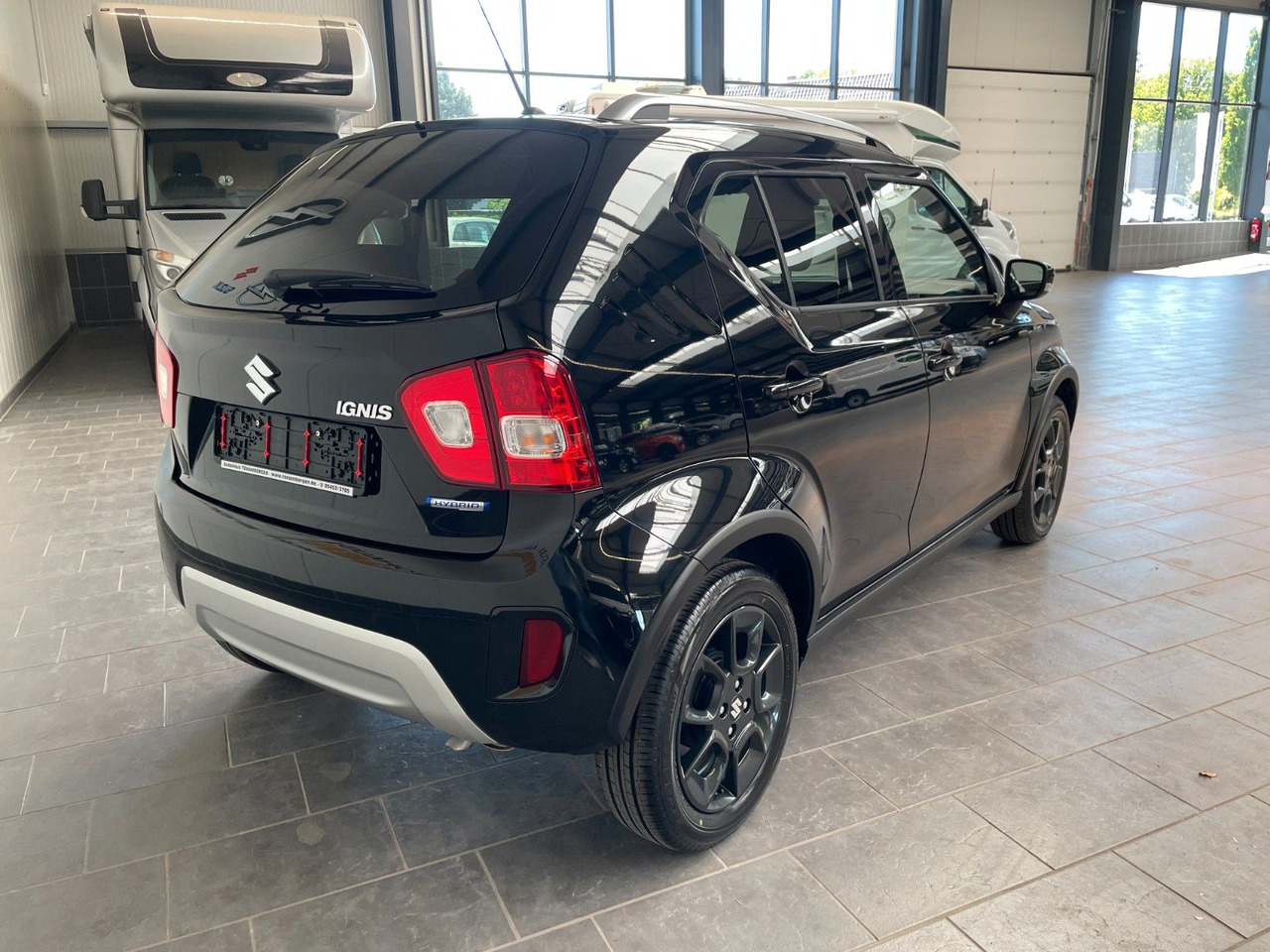 Suzuki Ignis Comfort+ Hybrid ,SHZ, Klimaauto., Tempomat - Veturë: foto 3 Suzuki Ignis Comfort+ Hybrid ,SHZ, Klimaauto., Tempomat - Veturë: foto 3
