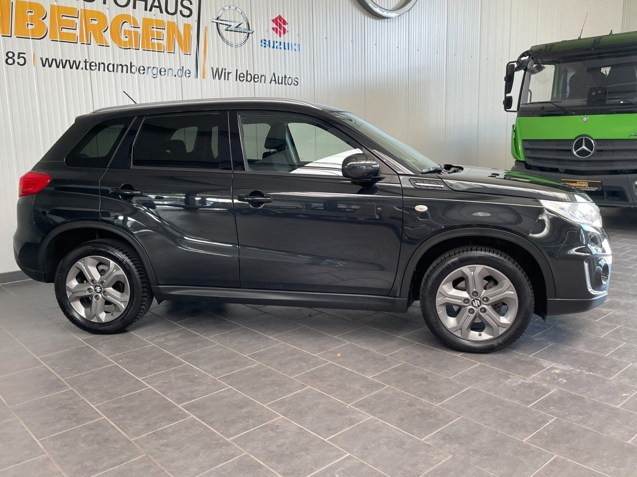 Suzuki Vitara 1.6 Comfort 4x2 AHK Allwetterreifen - SUV: foto 2 Suzuki Vitara 1.6 Comfort 4x2 AHK Allwetterreifen - SUV: foto 2