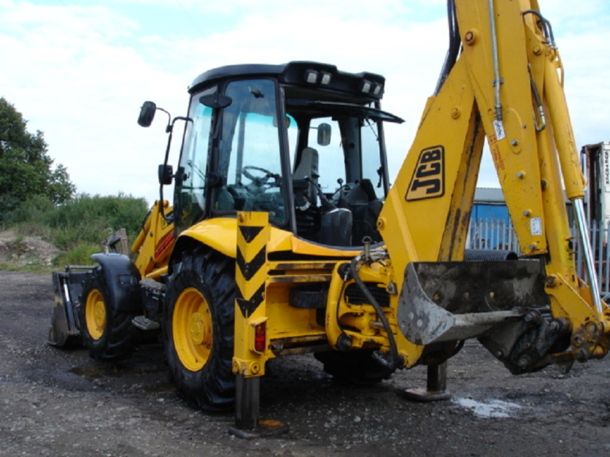 JCB 3CX CONTRACTOR - Fadromë me shkarkim nga prapa: foto 4 JCB 3CX CONTRACTOR - Fadromë me shkarkim nga prapa: foto 4