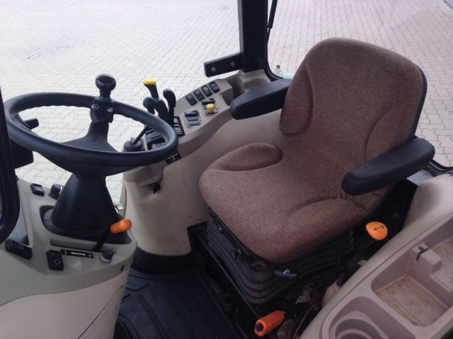 JOHN DEERE 3720 - Traktor: foto 5 JOHN DEERE 3720 - Traktor: foto 5