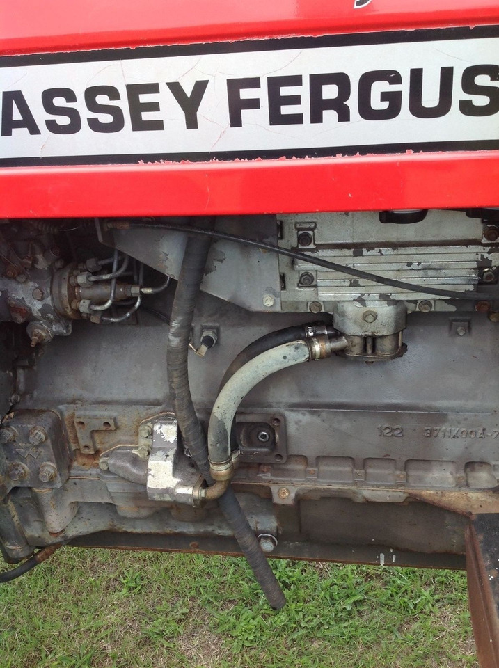 Massey Ferguson 3120 - Traktor: foto 5 Massey Ferguson 3120 - Traktor: foto 5