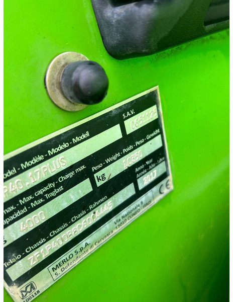 Merlo P 40.17 PLUS Merlo P40.17 PLUS - Ekskavator teleskopik: foto 4 Merlo P 40.17 PLUS Merlo P40.17 PLUS - Ekskavator teleskopik: foto 4
