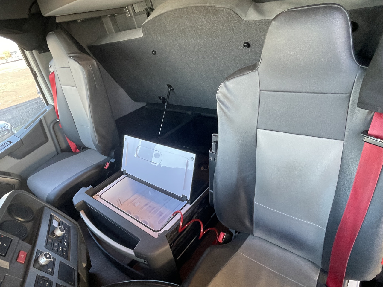 RENAULT T460 - Gjysmë-kamion: foto 5 RENAULT T460 - Gjysmë-kamion: foto 5