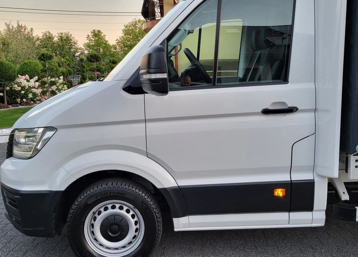 Volkswagen Crafter - Kamioncine me tendë: foto 3 Volkswagen Crafter - Kamioncine me tendë: foto 3