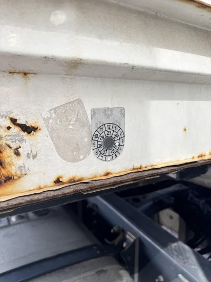 Krone Pritsche + Plane SD/DA06CLNF/1227XBF0 - Gjysmë rimorkio me tendë: foto 4 Krone Pritsche + Plane SD/DA06CLNF/1227XBF0 - Gjysmë rimorkio me tendë: foto 4