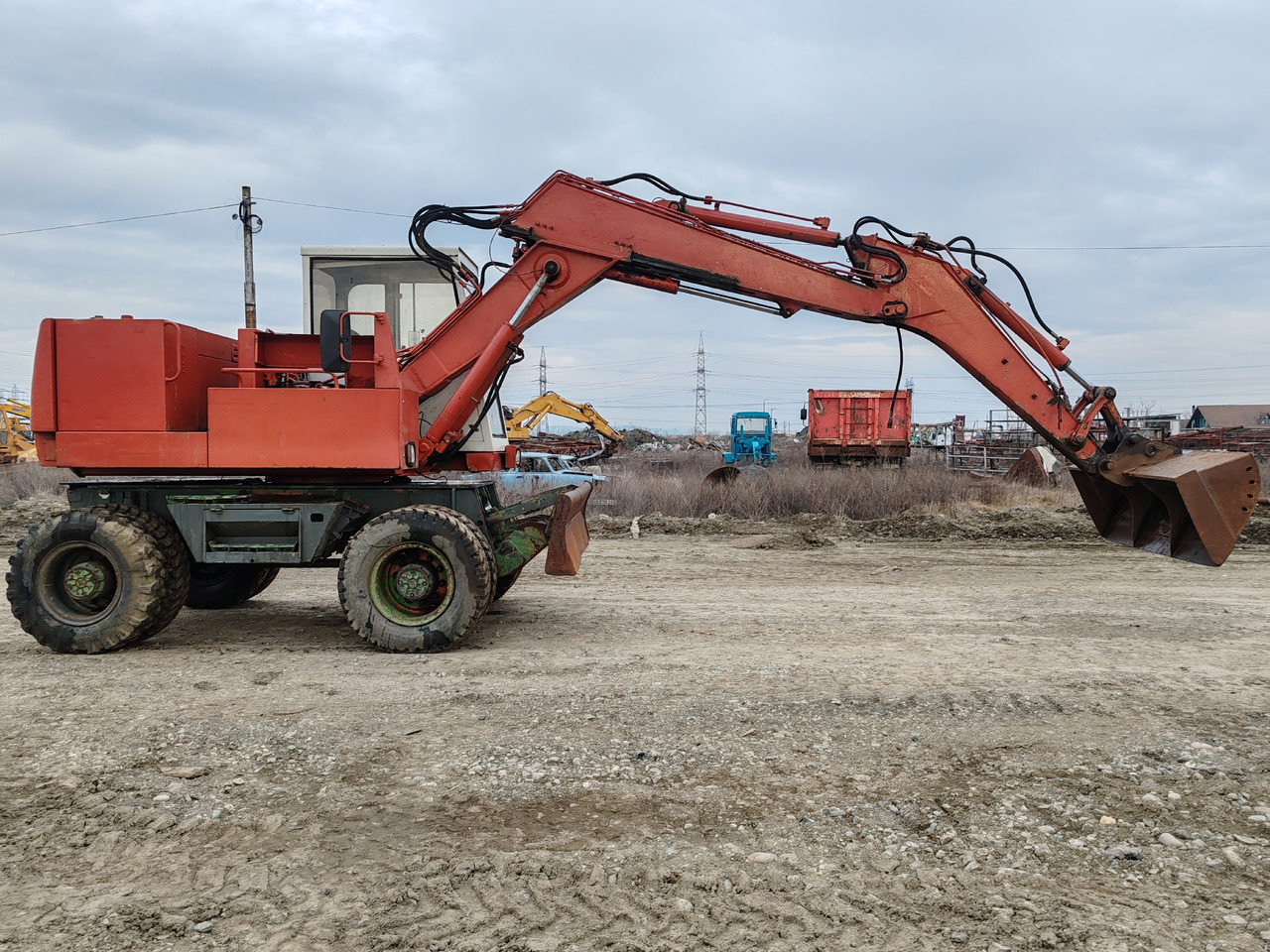 Case Poclain 61P - Ekskavator me goma: foto 4 Case Poclain 61P - Ekskavator me goma: foto 4