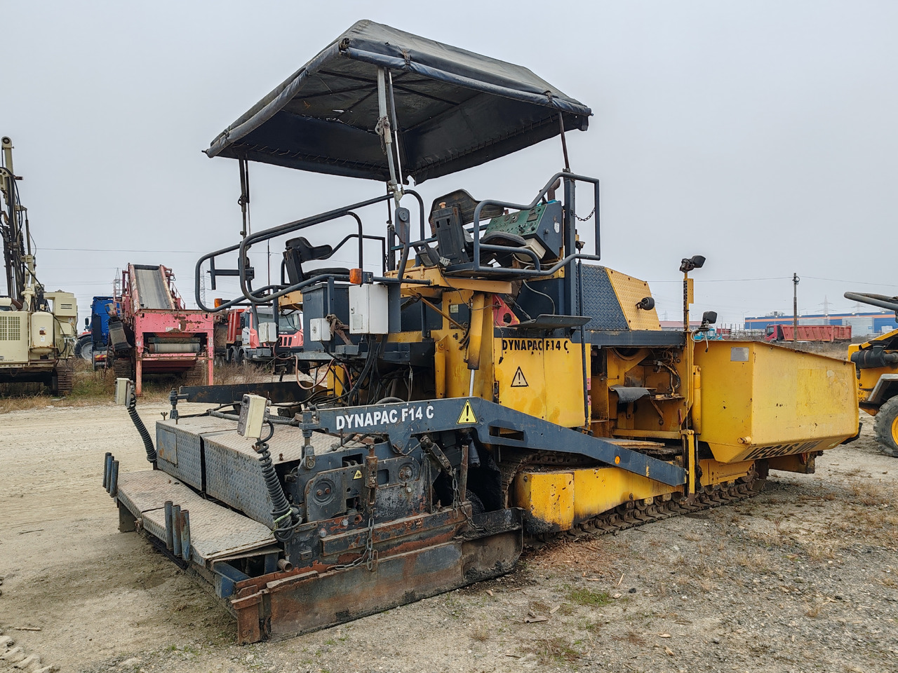 Dynapac F14C - Autobitumatrice: foto 3 Dynapac F14C - Autobitumatrice: foto 3