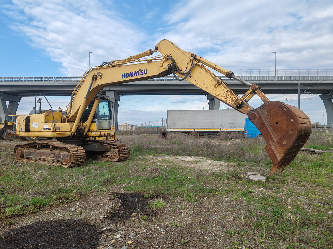 Komatsu 240 NLC-8 - Ekskavator me zinxhirë: foto 1 Komatsu 240 NLC-8 - Ekskavator me zinxhirë: foto 1