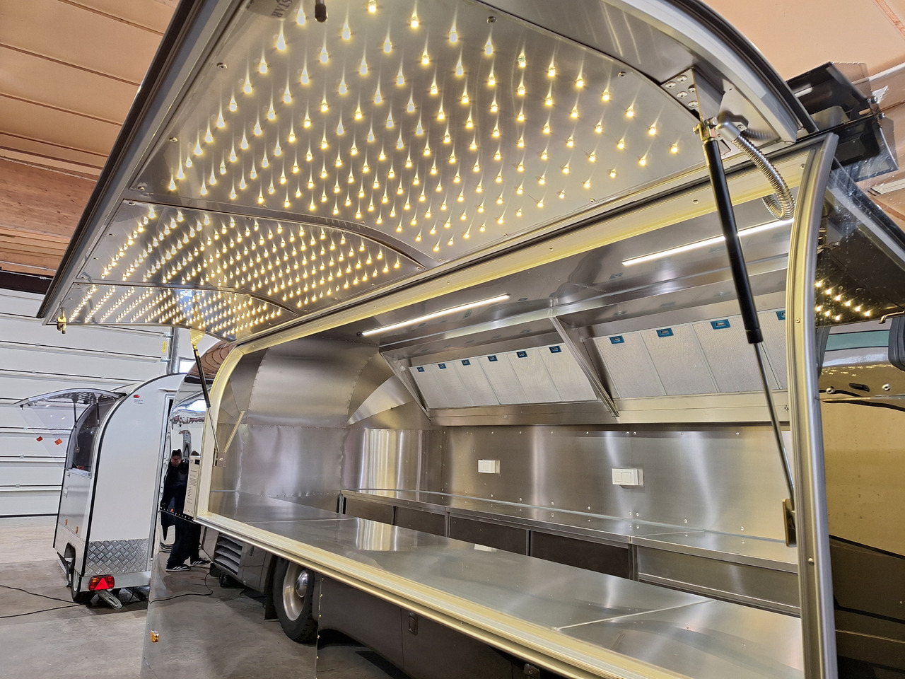 Deli Star Trailer American 4000 - EU standards - Rimorkio shpërndarëse: foto 2 Deli Star Trailer American 4000 - EU standards - Rimorkio shpërndarëse: foto 2