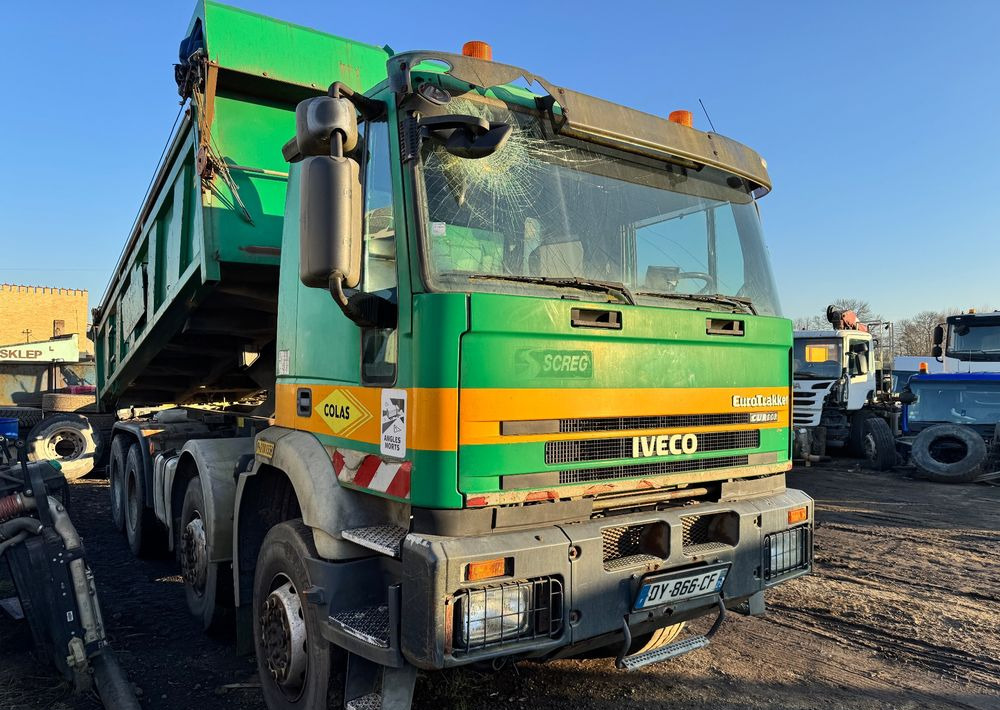 Iveco EuroTrakker - Kamion vetëshkarkues: foto 2 Iveco EuroTrakker - Kamion vetëshkarkues: foto 2