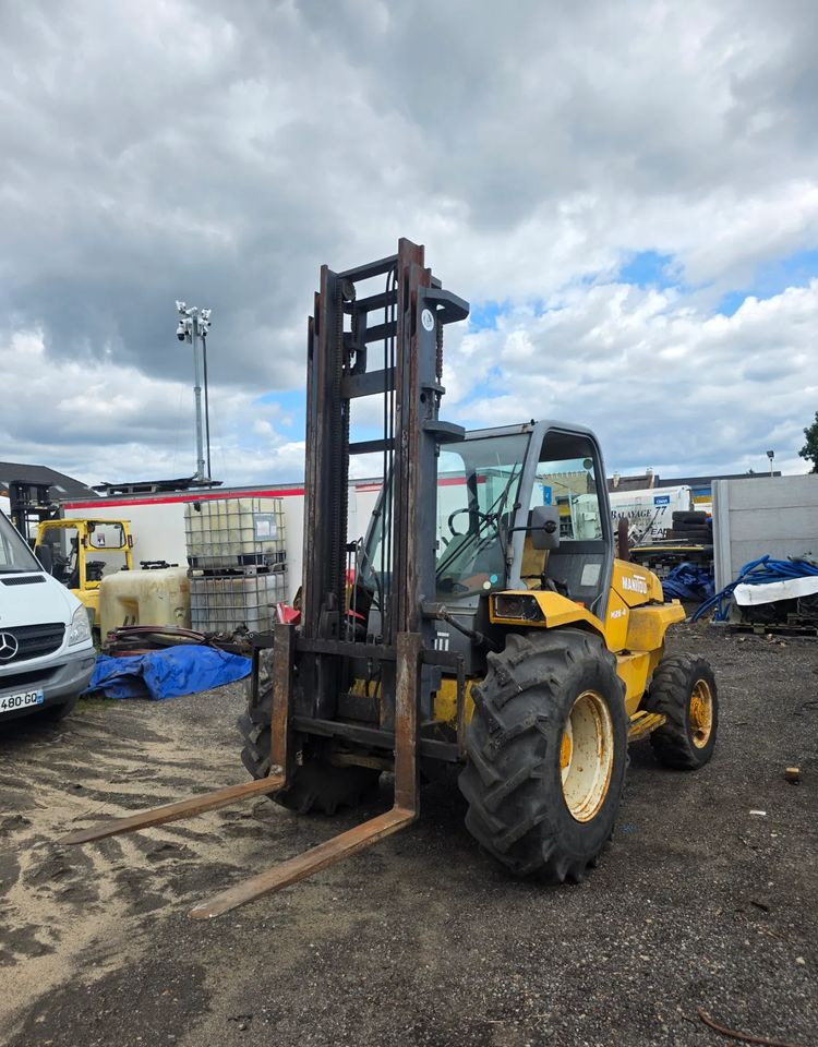 Manitou M26.4 Terenowy 4x4 5,5m - Ngarkues me pirun për terren të ashpër: foto 2 Manitou M26.4 Terenowy 4x4 5,5m - Ngarkues me pirun për terren të ashpër: foto 2
