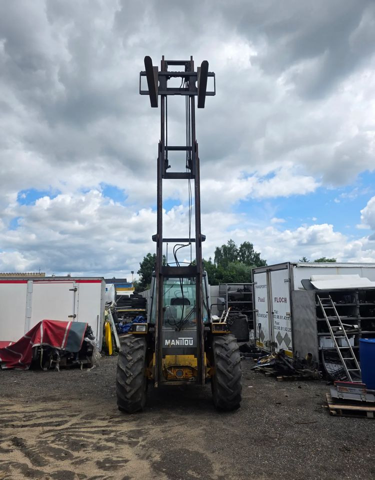 Manitou M26.4 Terenowy 4x4 5,5m - Ngarkues me pirun për terren të ashpër: foto 1 Manitou M26.4 Terenowy 4x4 5,5m - Ngarkues me pirun për terren të ashpër: foto 1