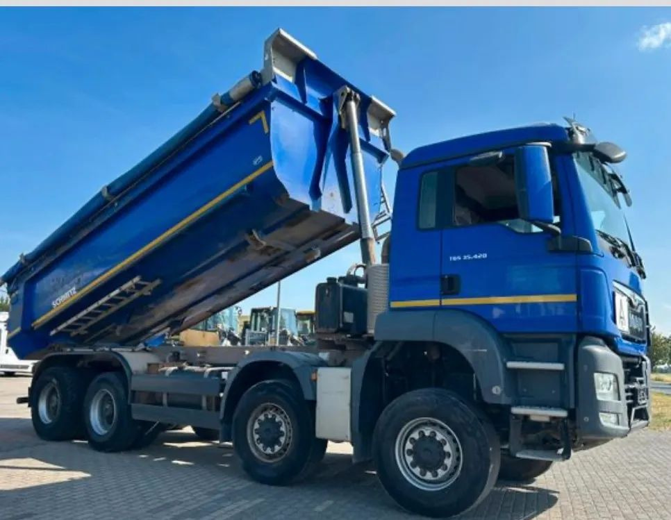 MAN TGS 35.420 WYWROTKA MULDA 8X6 - Kamion vetëshkarkues: foto 1 MAN TGS 35.420 WYWROTKA MULDA 8X6 - Kamion vetëshkarkues: foto 1