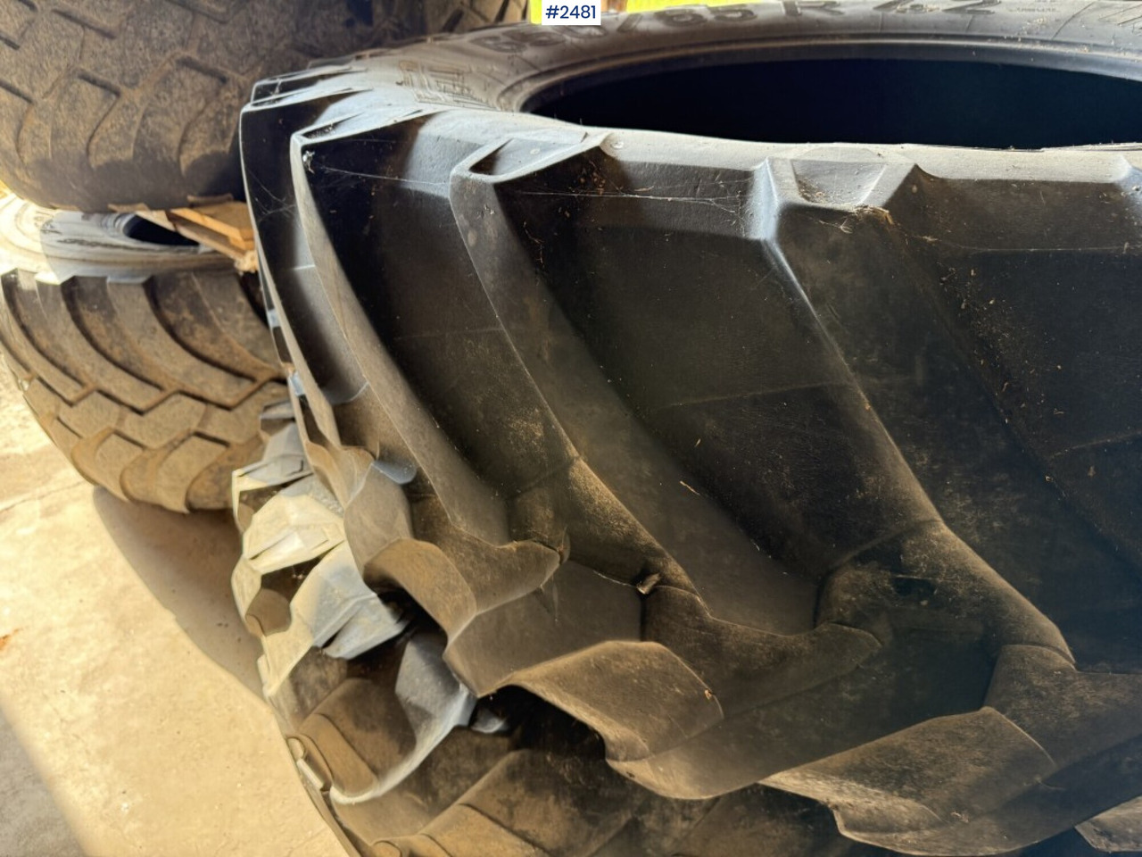 2 tires for tractor Pirelli 650/65R42 - Gomë për Makineri bujqësore: foto 3 2 tires for tractor Pirelli 650/65R42 - Gomë për Makineri bujqësore: foto 3