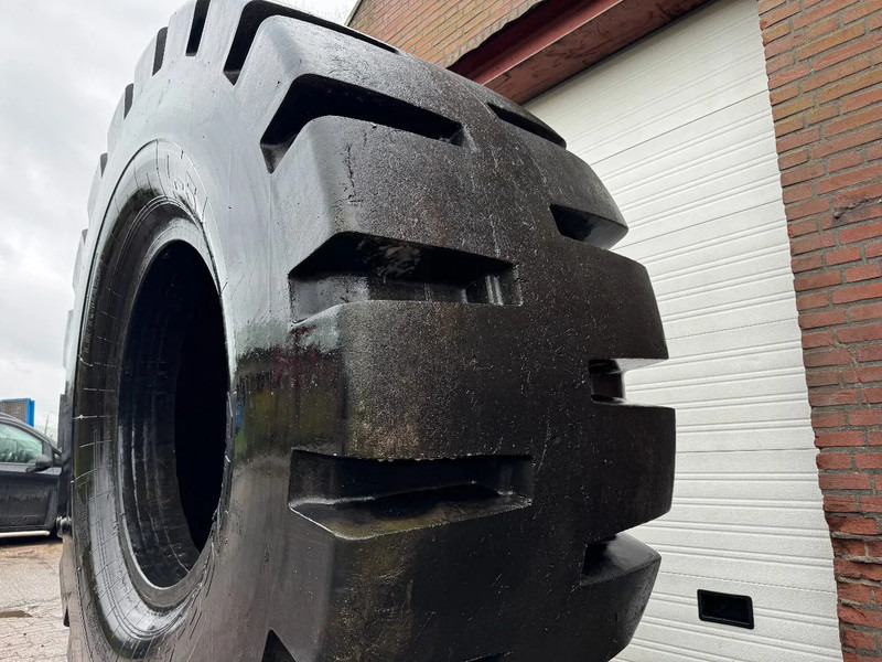 Diversen Liftguard L-5 45/65-45 HEAVY DUTY TIRE - Gomë: foto 5 Diversen Liftguard L-5 45/65-45 HEAVY DUTY TIRE - Gomë: foto 5