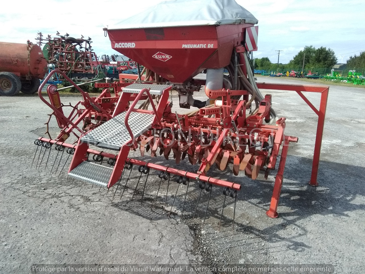 KUHN SEMOIR EN LIGNE ACCORD PNEUMATIC - Mbjellëse e kombinuar në radhë: foto 3 KUHN SEMOIR EN LIGNE ACCORD PNEUMATIC - Mbjellëse e kombinuar në radhë: foto 3