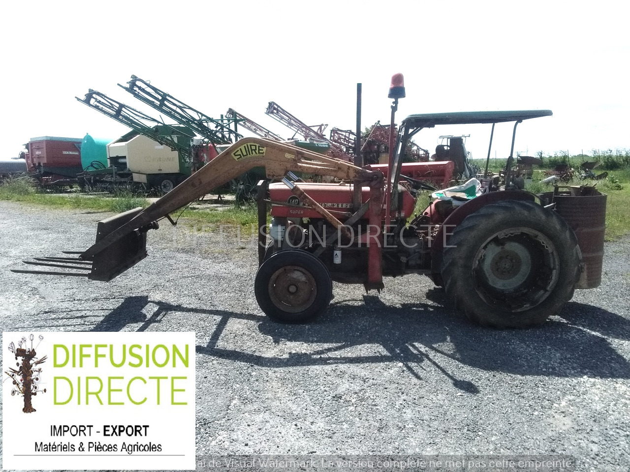 MASSEY FERGUSON TRACTEUR AGRICOLE 140 SUPER - Traktor: foto 1 MASSEY FERGUSON TRACTEUR AGRICOLE 140 SUPER - Traktor: foto 1