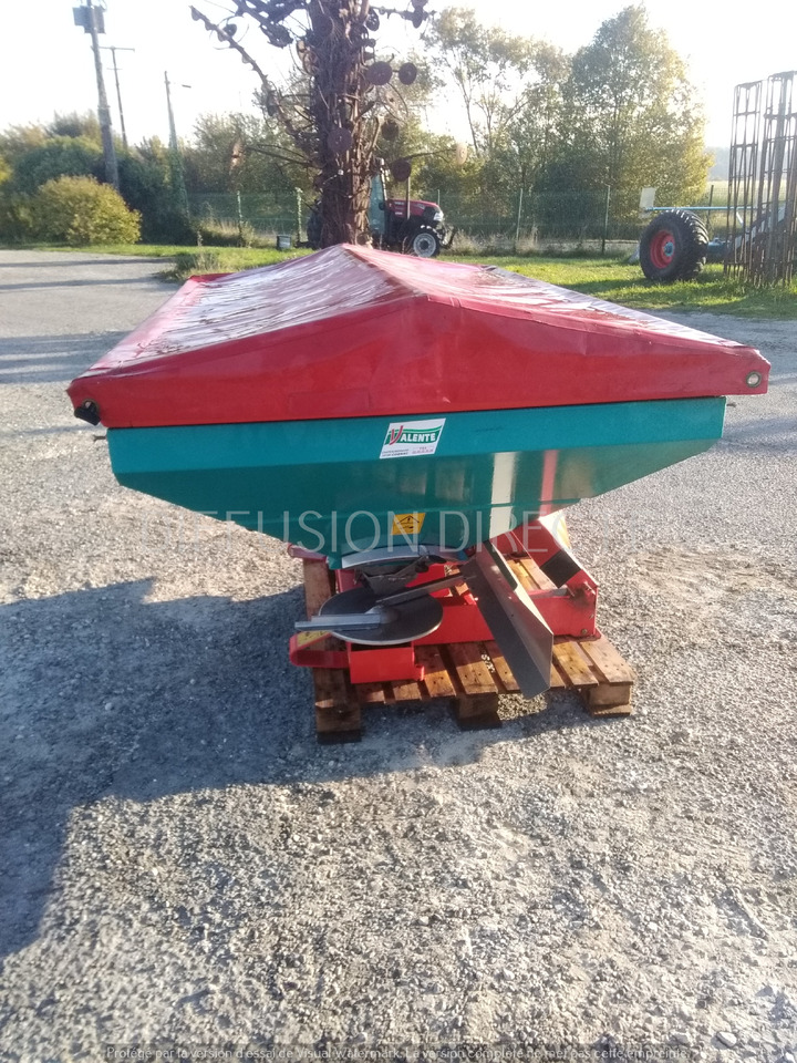 SULKY DISTRIBUTEUR D'ENGRAIS DPX PRIMA - Shpërndarës plehu kimik: foto 2 SULKY DISTRIBUTEUR D'ENGRAIS DPX PRIMA - Shpërndarës plehu kimik: foto 2