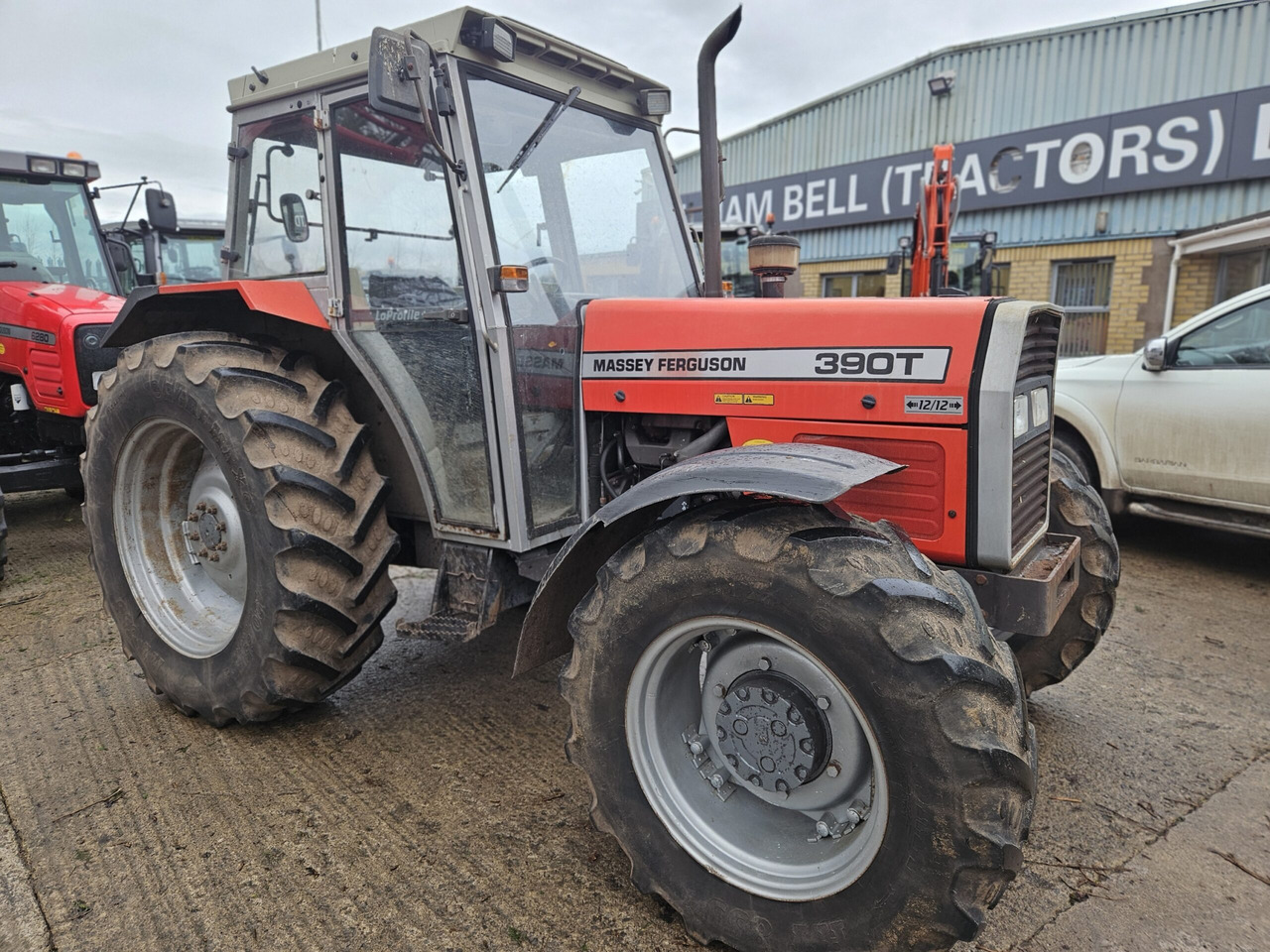 1993 MF 390T 4wd tractor, good off farm condition - Traktor: foto 1 1993 MF 390T 4wd tractor, good off farm condition - Traktor: foto 1