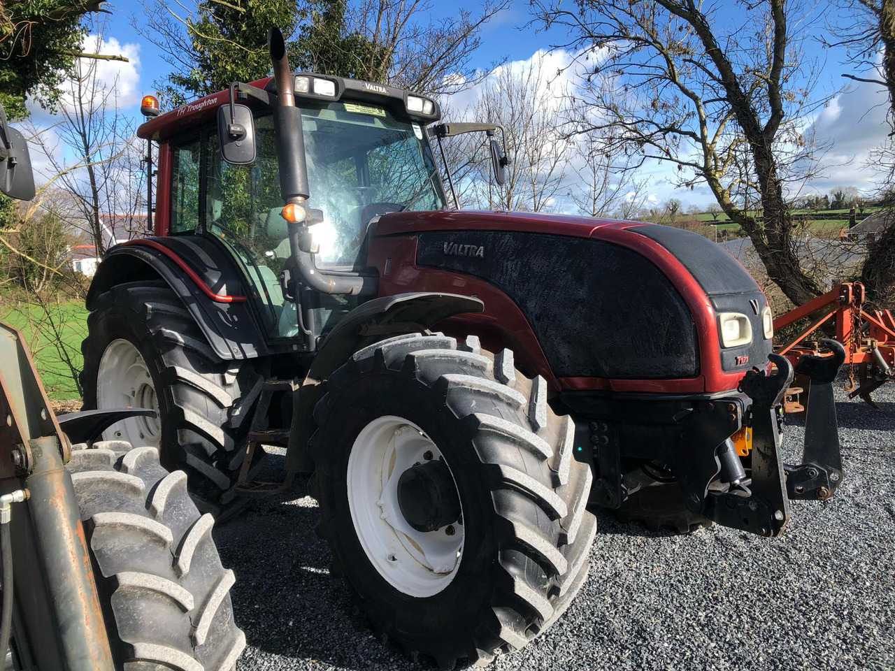 2009 Valtra T171 with front PTO - Traktor: foto 2 2009 Valtra T171 with front PTO - Traktor: foto 2