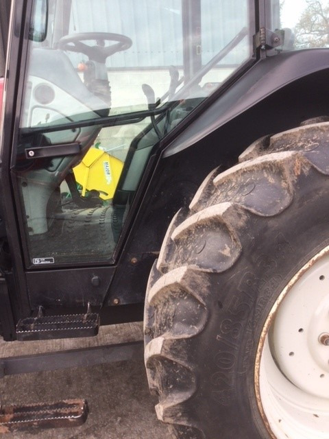 2016 Valtra A93, one local owner machine - Traktor: foto 5 2016 Valtra A93, one local owner machine - Traktor: foto 5