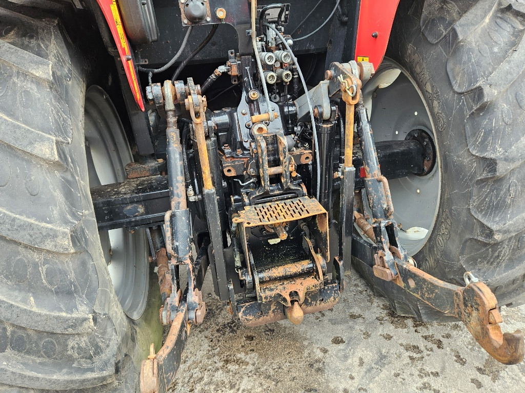 MF 5445 Manual Shuttle - Traktor: foto 4 MF 5445 Manual Shuttle - Traktor: foto 4