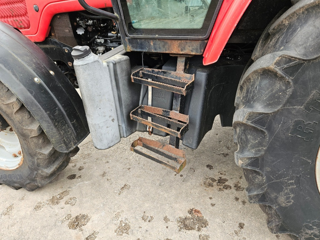 MF 5445 Manual Shuttle - Traktor: foto 5 MF 5445 Manual Shuttle - Traktor: foto 5