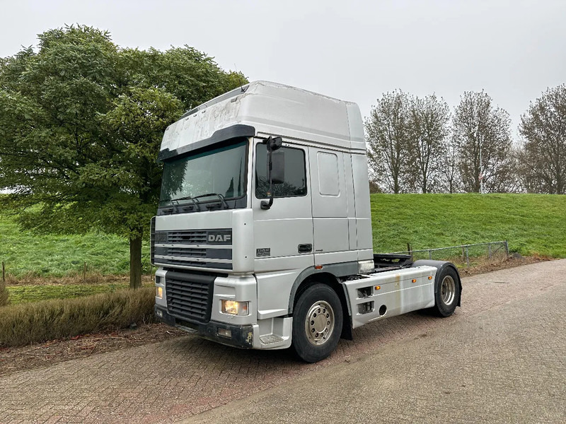 DAF XF 530 4X2 Manual EUR3 LOW KM - Gjysmë-kamion: foto 1 DAF XF 530 4X2 Manual EUR3 LOW KM - Gjysmë-kamion: foto 1