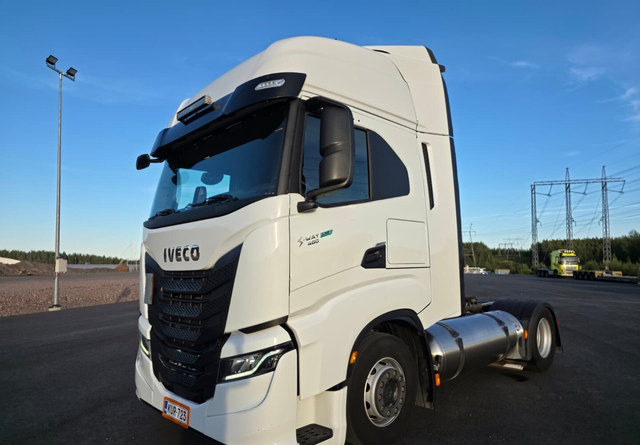 IvecoS-Way 460 4x2 LNG / LBG - Gjysmë-kamion: foto 1 IvecoS-Way 460 4x2 LNG / LBG - Gjysmë-kamion: foto 1