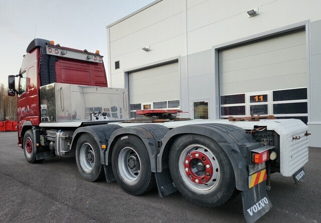 Volvo FH16 600 8x4 - Gjysmë-kamion: foto 3 Volvo FH16 600 8x4 - Gjysmë-kamion: foto 3