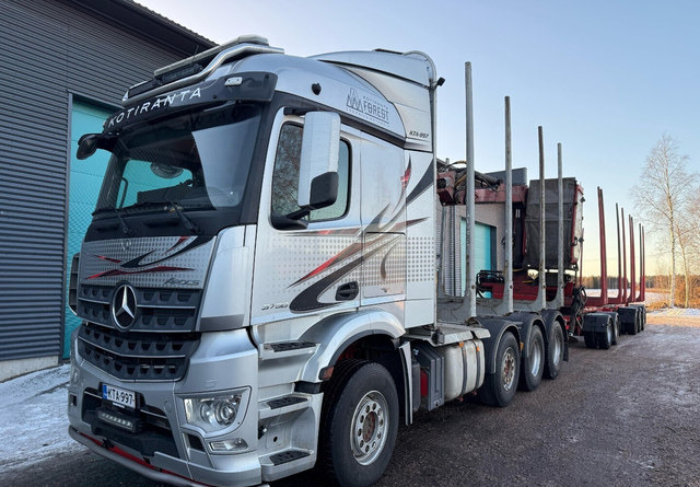 Mercedes-BenzArocs 8x4 - Kamion për transport druri, Kamion me vinç: foto 1 Mercedes-BenzArocs 8x4 - Kamion për transport druri, Kamion me vinç: foto 1