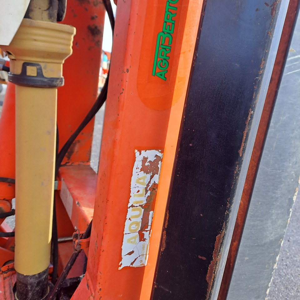 ERPICE ROTANTE PIEGHEVOLE MASCHIO AQUILA 5000 - Freze bujqësore: foto 4 ERPICE ROTANTE PIEGHEVOLE MASCHIO AQUILA 5000 - Freze bujqësore: foto 4